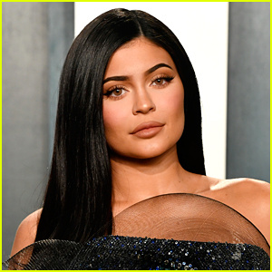 Sinagot ni Kylie Jenner ang 'Ganap na Mali' na Claim na Tinatanggihan Niyang I-tag ang Black-Owned Brand sa Instagram | Kylie Jenner