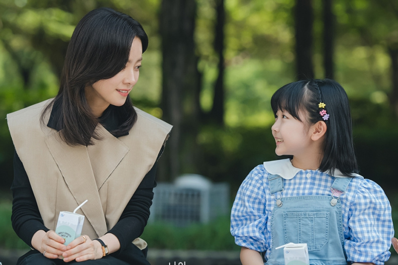 Anak perempuan Lee Jun Hyuk bercerita di Han Ji Min pada 'Love Scout'
