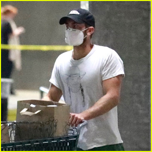 Nag-iipon si Chace Crawford ng mga Mahahalaga sa Mask sa gitna ng Quarantine | Chace Crawford