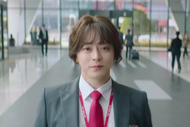 Žiūrėkite: Jo Jung Suk drąsiai virsta bandomuoju būsimojo filmo anonsu