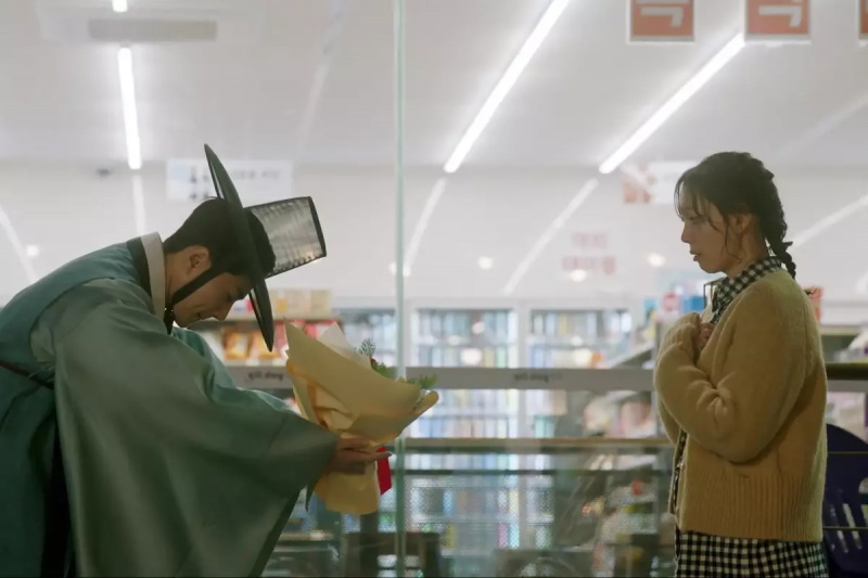 Смотреть: Ким Мён Су появляется в тизере «Dare To Love Me» именно тогда, когда Ли Ю Ён думает, что мир против нее