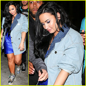 Nasisiyahan si Demi Lovato sa Late Night ng Pre-Super Bowl Partying | Demi Lovato