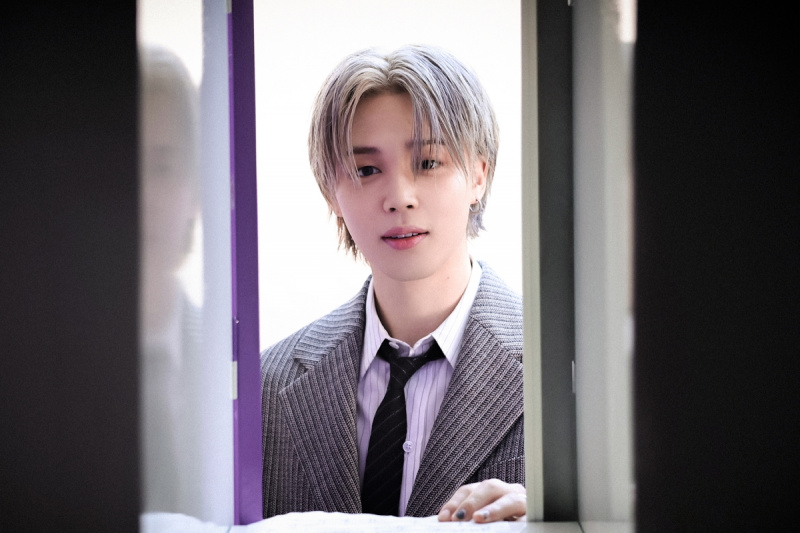 Jimin's „Who“ z BTS sa stal druhou najdlhšou hudobnou K-popovou sólovou piesňou v britskom oficiálnom rebríčku singlov