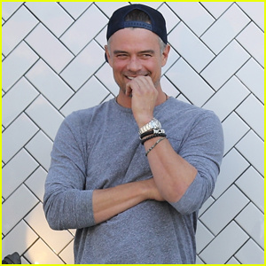 Josh Duhamel zagrabi kosilo s prijateljico v WeHo | Josh Duhamel