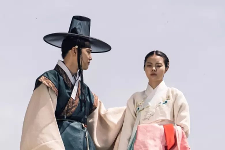 Az EXO-s Suho könnyek között hagyja Hong Ye Ji-t az „Eltűnt koronaherceg” című filmben