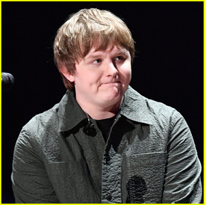 Lewis Capaldi wird bis 2021 warten, um neue Musik zu veröffentlichen, weil „die Menschen 2020 genug gelitten haben“. Lewis Capaldi