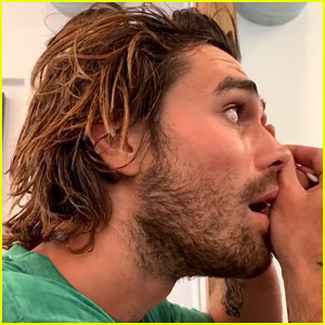 KJ Apa di Riverdale ottiene 'Shard of Metal' bloccato nel suo occhio, lo documenta in video | KJ Apa