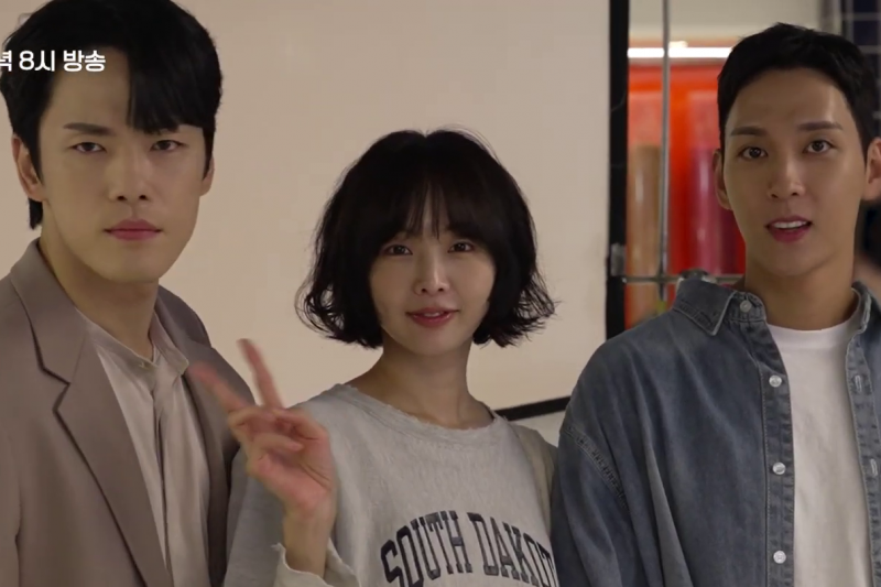 Panoorin: Geum Sae Rok, Kim Jung Hyun, At Choi Tae Joon Nagpakita ng Masayang Chemistry Sa Bagong 'Iron Family' Making-Of Video