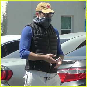 Si Jon Hamm ay Praktikal na Incognito Habang Nag-grocery Shopping | Jon Hamm