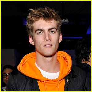 Presley Gerber acuzat că a comparat reacțiile pentru tatuajul feței sale cu a fi transgender | Presley Gerber