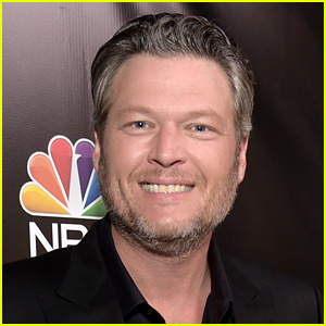 Blake Shelton naljatab, et tal ei ole kodus filmi 'The Voice' ajal pükse jalas, Kelly Clarkson teeb nalja! | Blake Shelton