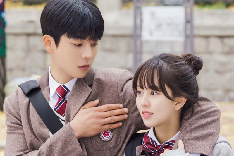 Sina Chae Jong Hyeop at Kim So Hyun ay may Hindi Pangkaraniwang Unang Pagkikita Sa 'Serendipity's Embrace'