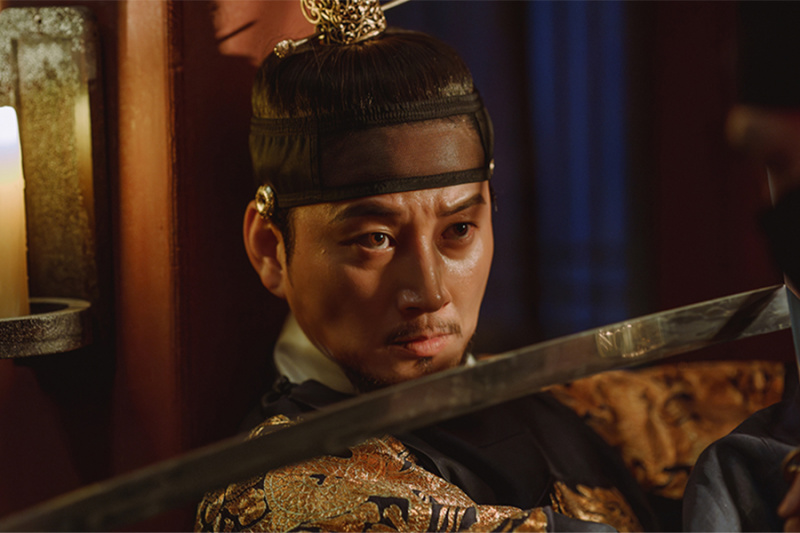 Lee Hyun Wook reflexiona sobre donar vida a una icona històrica en el proper drama 'The Queen Who Crowns'