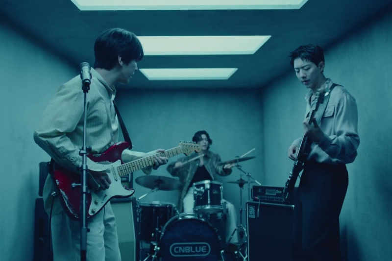 观看：CNBLUE 感伤回归MV“不眠之夜”