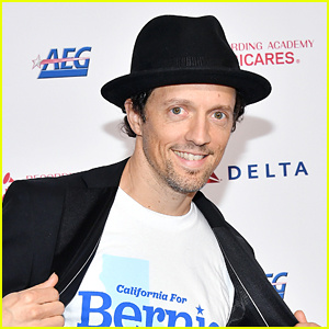 Jason Mraz, az USPS volt alkalmazottja Trump elnököt szólította fel, mert megpróbálta megzavarni a választásokat