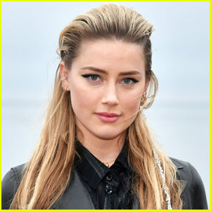 Amber Heard reagál a mecsetbe látogató ruhája miatti visszhangra | Amber Heard