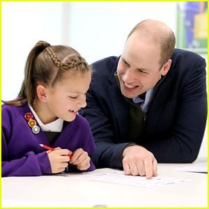 Il principe William suona'Emoji Bingo' With Elementary School Kids