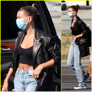 Hailey Bieber Mengenakan Masker Tiba Kembali di LA Setelah Pemotretan Italia | Hailey Baldwin
