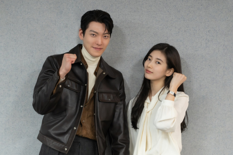 Direktør Lee Byung Hun træder ned fra Kim Woo bin og Suzys kommende fantasy-rom-com-drama