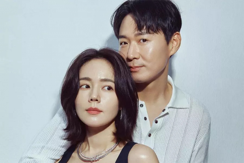 Han Ga In i Yeon Jung Hoon przedstawiają ujmujące zdjęcie pierwszej pary po 19 latach małżeństwa