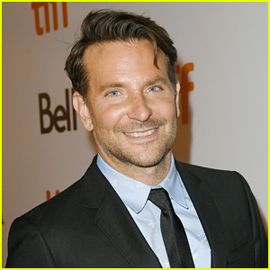 Bradley Cooper siger, at prisuddelinger er 'fuldstændig meningsløse' | Bradley Cooper