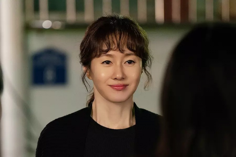 Kim Ji Soo spricht mit Ji Jin Hee in „Romance In The House“ über ihre Chemie, lobt Son Naeun und Sanha und mehr