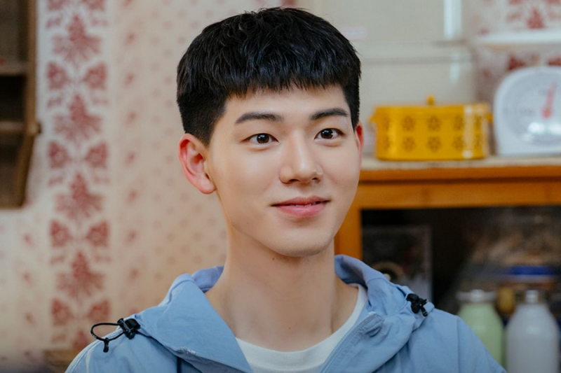 Bae Hyeon Seong opowiada o swojej postaci z „Rodziny z wyboru”, pracy z Hwangiem przy filmach Youp i Jung Chaeyeon i nie tylko