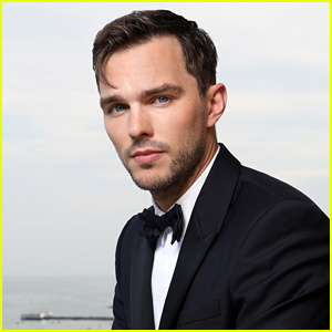 Nicholas Hoult vzácně komentuje svého syna!