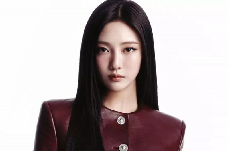 aespa's Ningning chính thức được vinh danh là Đại sứ toàn cầu mới của Versace