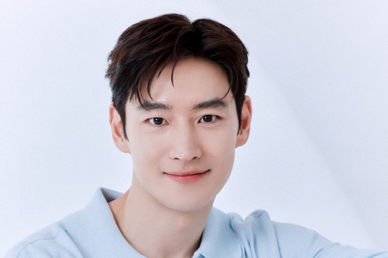 Lee Je Hoon vastab Pyo Ye Jini ideaalseks tüübiks olemisele, Namgoong Mini erilisele välimusele roogasid filmis 'Taksojuht 2' ja palju muud