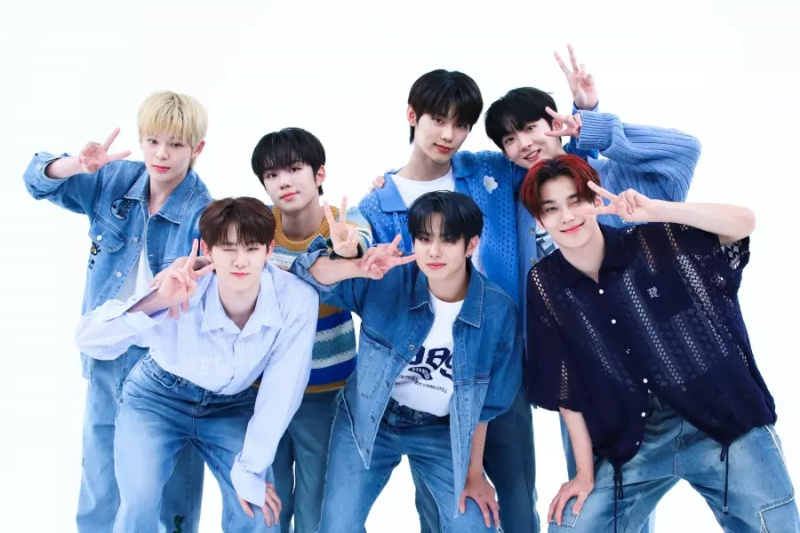 Bekijk: EVNNE covert ENHYPEN, NCT, NewJeans, IVE en Jeon Somi op 'Weekly Idol'