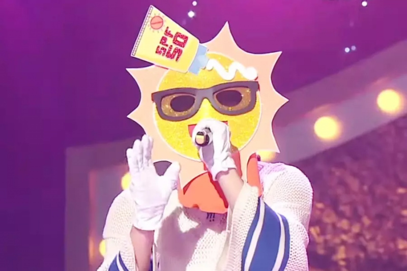 Kijk: hoofdvocalist van Boy Group steelt de harten van het publiek met cover van EXO's Chen op 'The King Of Mask Singer'