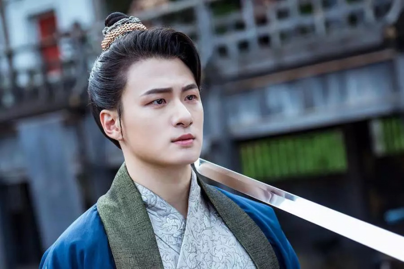 Shin Seung Ho ne perd pas sa dignité et son charisme face aux menaces en tant que prince héritier dans 'Alchemy Of Souls Part 2'