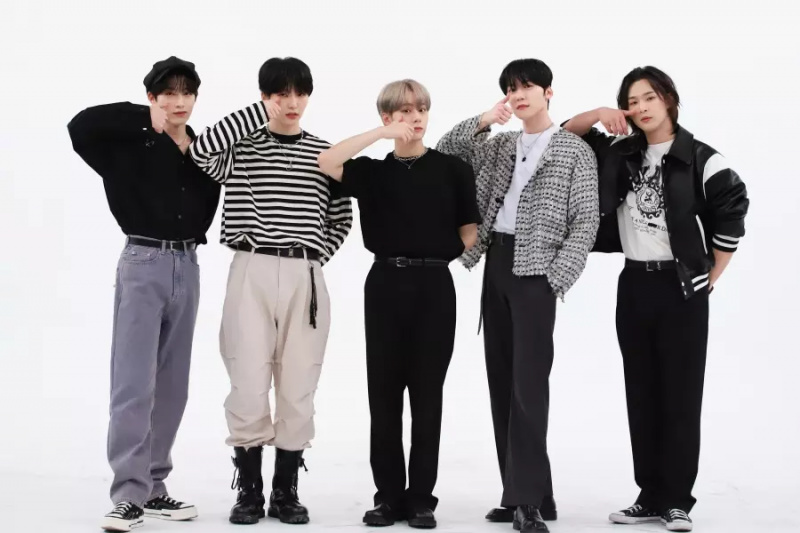 Sledujte: ONEUS preberá „MIC Drop“ od BTS + premiéruje novú pieseň „ERASE ME“ na „Weekly Idol“