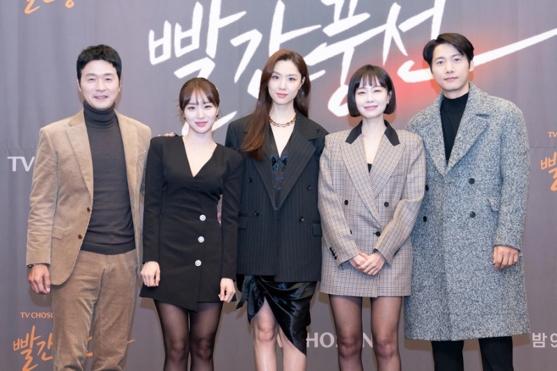 Seo Ji Hye, Lee Sang Woo i drugi govore o čarima svoje nadolazeće drame 'Crveni balon'