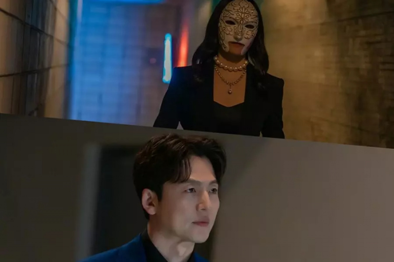 Kim Sun Ah gemmer sig for Lee Jung Jin efter at have indsamlet beviser i 'Queen of Masks'