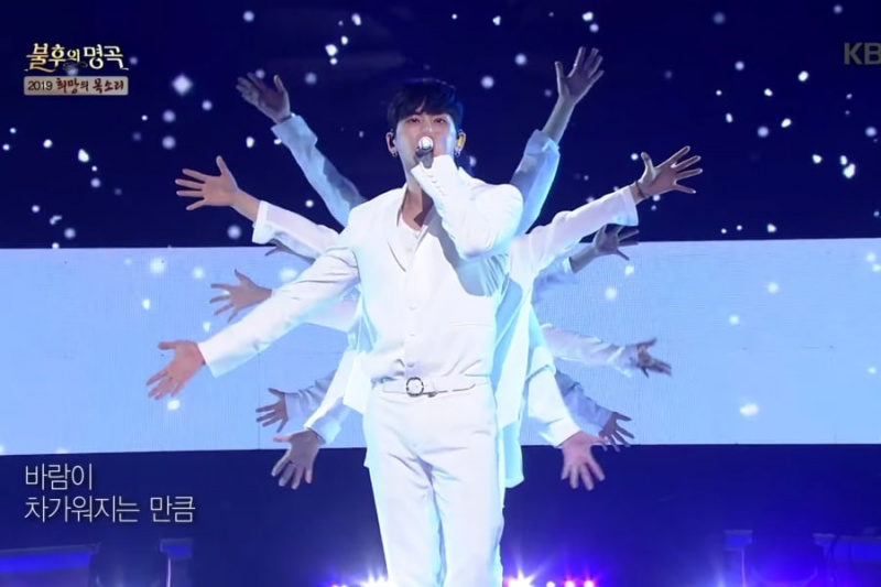 Παρακολουθήστε: Ο Hoya Ερμηνεύει Dance Remix του Park Hyo Shin's 'Snow Flower' με την ομάδα του από το 'Dancing High'
