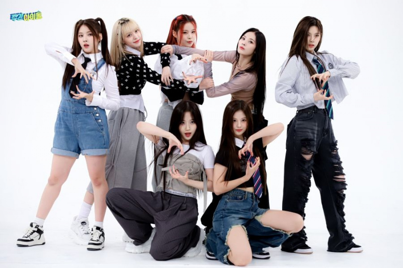 İzle: NMIXX, “Weekly Idol”da BLACKPINK, GOT7, 2NE1 ve DAY6'yı Kapsıyor