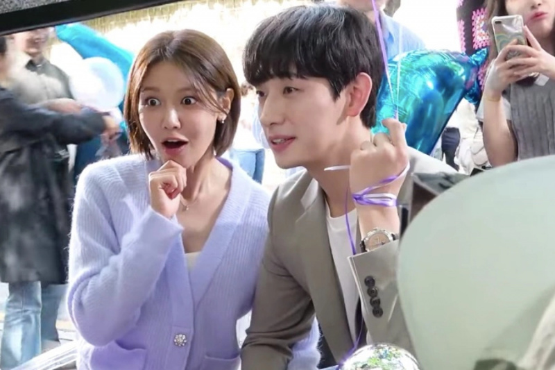 Tonton: Sooyoung Girls' Generation dan Yoon Bak Bertanding Dalam Pertempuran Ad-Lib Semasa Penggambaran 'Fanletter, Please'