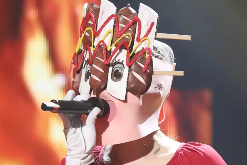 متسابقة سابقة في برنامج 'Produce 101' تضرب الجمهور بصوتها القوي في 'The King Of Mask Singer'