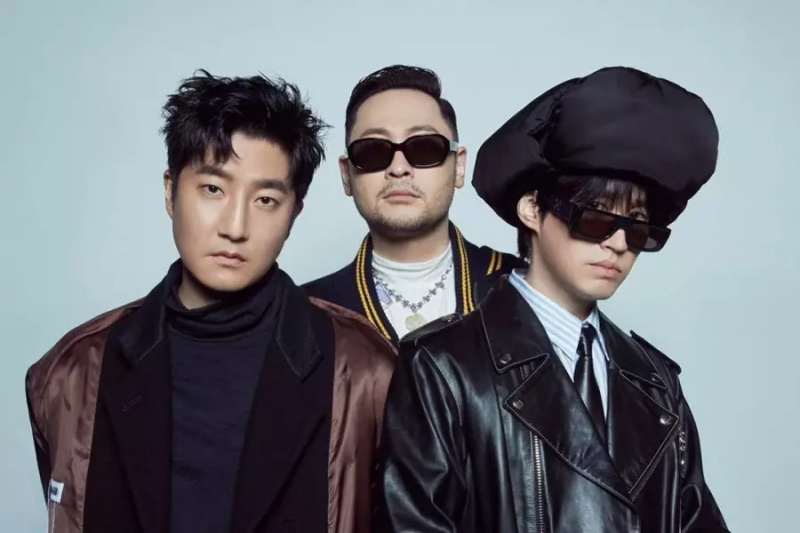 ชม: Epik High Drops Teaser สำหรับแท่งไฟอย่างเป็นทางการที่มีเอกลักษณ์อย่างยิ่ง