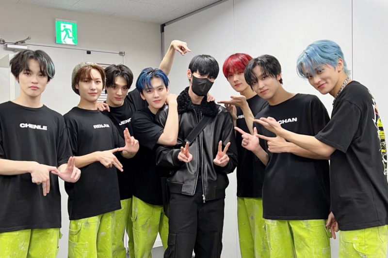 Obejrzyj: Doyoung z NCT okazuje miłość do NCT DREAM na swoim koncercie w Japonii