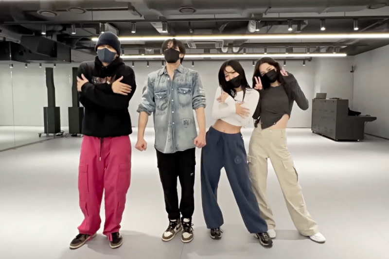 Ansehen: Kai, Seulgi, Jeno und Karina zeigen ihre Moves im neuen Tanzübungsvideo für „Hot & Cold“