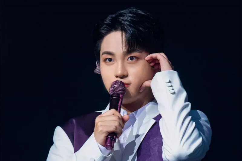 Sledujte: Jongho prsteny ATEEZ na narozeniny s nádherným přebalem „Wildflower“ od Park Hyo Shin