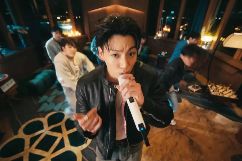Nézze meg: A BTS Jungkook Drops élő előadású videója „3D”-hez, Jam Republic táncosokkal