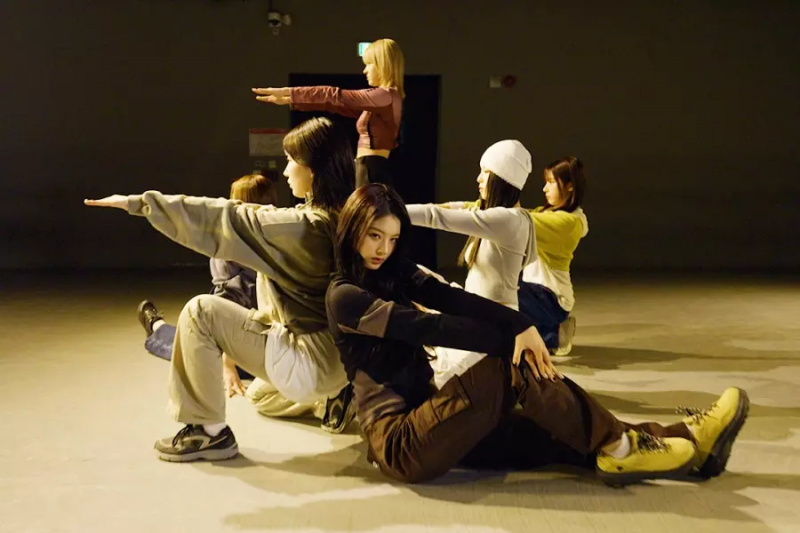 צפו: NMIXX חושפת את כוראו לסינגל החדש 'Soñar (Breaker)' בסרטון תרגול ריקוד רב עוצמה