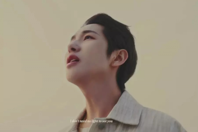 Oglejte si: Renjun iz NCT pokriva 'zlato uro' JVKE pred njunim prihajajočim sodelovanjem